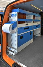 02_Mobili con antina di chiusura per arredamento furgoni